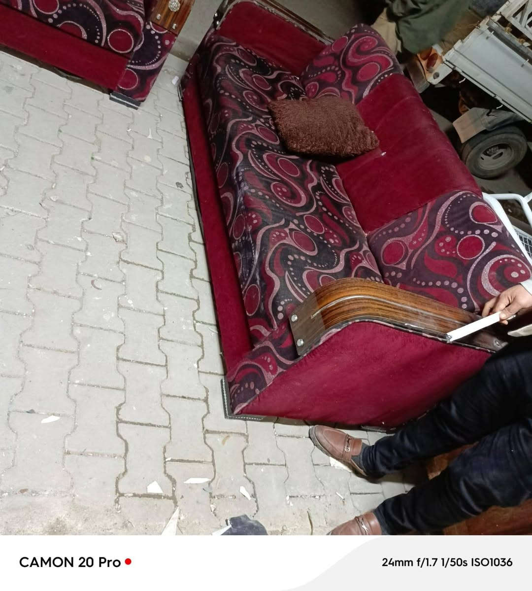 ديوان درجه اولى خشب تفصال اربع قطع للبيع للاستفسار هذا رقمي بي واتساب***********
