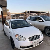 اكسنت للبيع  بيها صبغ نص الباب الوره نفر وجاملقات اماميه صبغ شويه  مود...