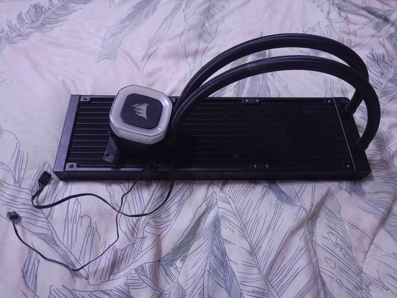 مبرد مائي براند معروف Corsair
مابي شي طورت الى مبرد شاشه واريد ابيع هذا شغال كامل  لاكن بدون فانات 
السعر 50 الف وبي مجال للشراي 
تواصل خاص او *********** حلة, بابل
