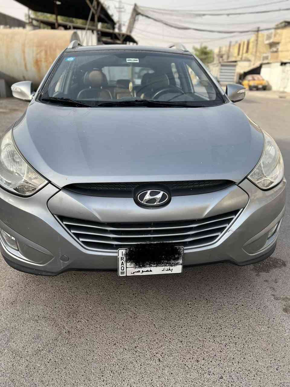 هونداي توسان ٢٠١٠
ماشية ١٤٧
- فور ويل 4wd
  - سقف بانوراما
-تبريد مناخي منفصل السائق والراكب
السياره بحالة جيد جدا مكفولة بيها تكحيل طارف  الجاملغ خلفي
مكينة وكير بلادية  السعر ١٣٠
مكان  بغداد العطيفية
للإستفسار ***********
