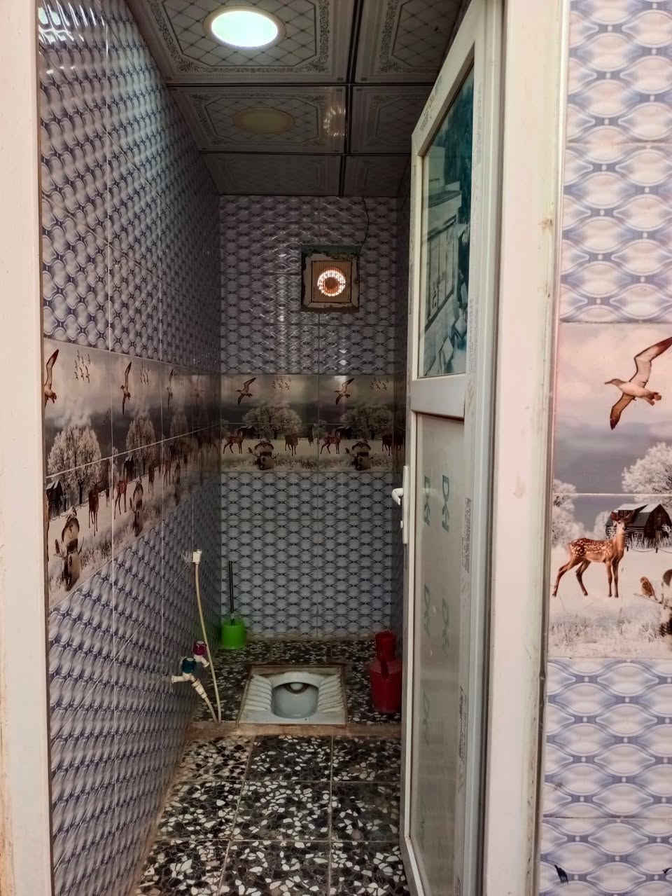 دار مساحه 200متر بناء نضيف اساس وسقف صب كونكريت مركزي سيراميك بورسلين كرانيت يحتوي على ثلاث غرف نوم صاله مطبخ استقبال مجموعه صحيه داخلي وخارجي موقع مميز قريب شارع 60 زراعي حي ميسان استفسار اكثر ***********السعر 78مع المجال
