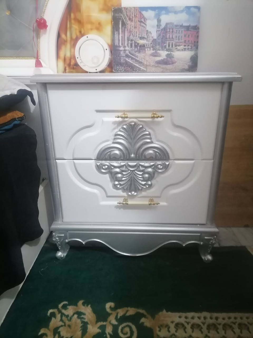 غرفة نوم للبيع
درجة أولى مستخدمة شهرين تصميم تركي صاج داخل خارج لون ابيض شذري 
السعر مليونين وربع 
تحتوي على 9 قطع 
بغداد 
***********
