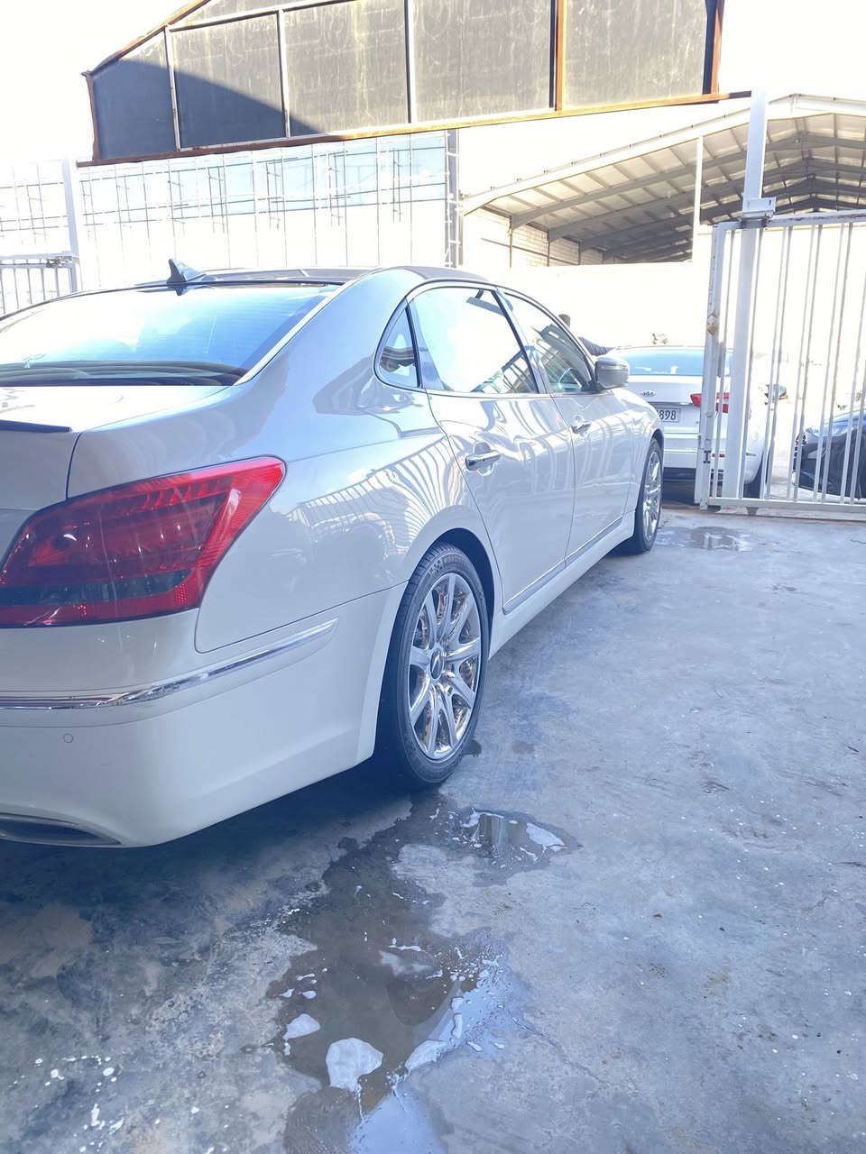 هونداي سنتنيال ايكوس 2013
3قطع صبغ سياره جديده بمعنه الكلمه احله من صور ماشيه 90 فل فل مواصفات VIB داخل بيجي 
ترهم بيع ومراوس جميع انواع السيارات لأستفسار 
*********** السعر 148$
