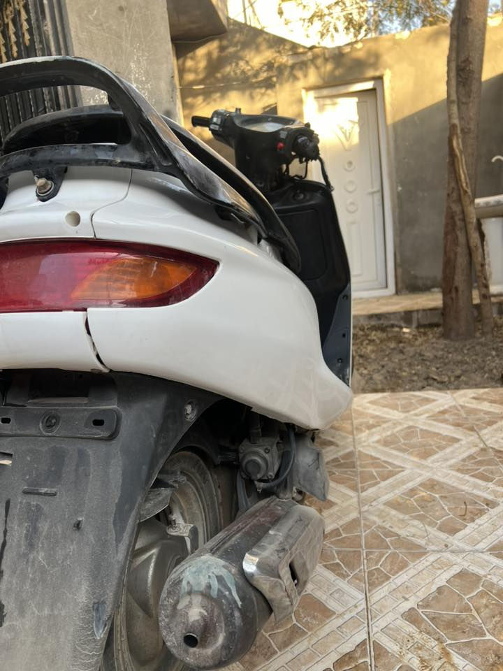 السلام عليكم فراشه للبيع محرك رمبه مامفتوحه الدراجه كلشي شغال كهربائيات كلشي جاهزه ع الاخير بس شد الباتري يرادله شحن والاشاير شدهن والايت هم تشده وتطلع للعلم صوت الدراجه كاتم تجي وتشوف بعينك هاذ صوت صالنصه مزروفه زرف صغير هيج طلع صوت نهضه ومعدل الدراجه للاستفسار***********
