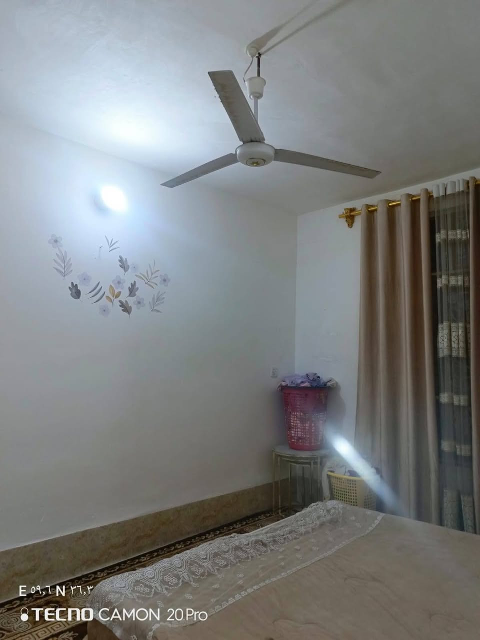 للبيع بيت ٥٥ متر طابقين صب مسلح بناء جديد يتكون من استقبال وصاله ومطبخ وصحيات ومنور والطابق الثاني غرفه وصاله وصحيات وسطح
 زراعي سند 25 
الموقع الحر شارع الكابينات اول فرع عاليمين بلبدايه موقع مميز ثواني العام تقريبا وخط كوسترات
*********** متوفر واتساب للشراي فقط
السعر 77وبي مجال بسيط
