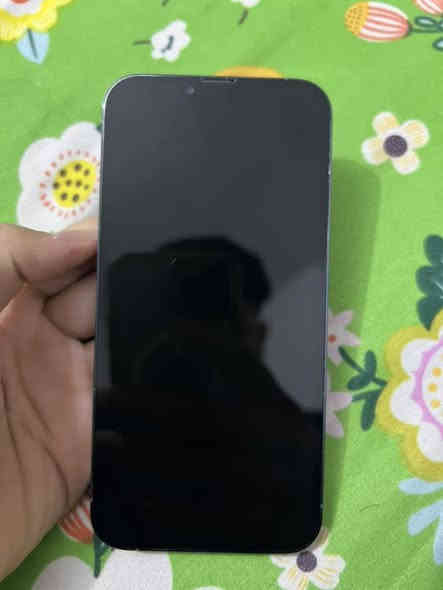 سلام عليكم آيفون 13 برو ماكس مكفول كفالة عامة ما بي اي شي نظيف كلش بطارية 77 ذاكرة 128 جهاز بي بس هاي النقطة الي بل شاشة ولباقي كلة بلادي السعر 575 وبي مجال مكاني بغداد المشتل للتواصل ***********
