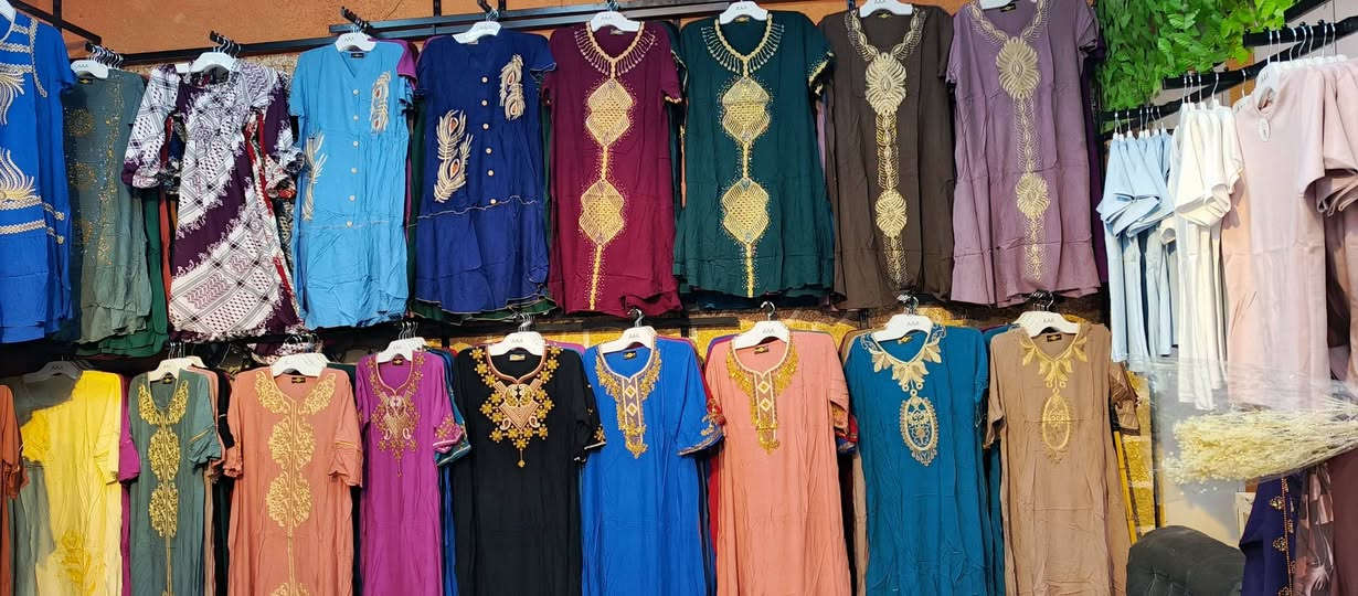 على بركة الله تم افتتاح ازياء بيلا للملابس النسائيه العنوان المسيب السوق الكبير نهاية شارع زين العابدين ومقابل يحيى التميمي .صفحه جديده نبدئها معكم .قوتك تبدأ من اختيارك
متواجدين لحد الساعه 12ليلا
لاستفسار 
مراسلة الصفحه او الاتصال على الرقم 
***********
