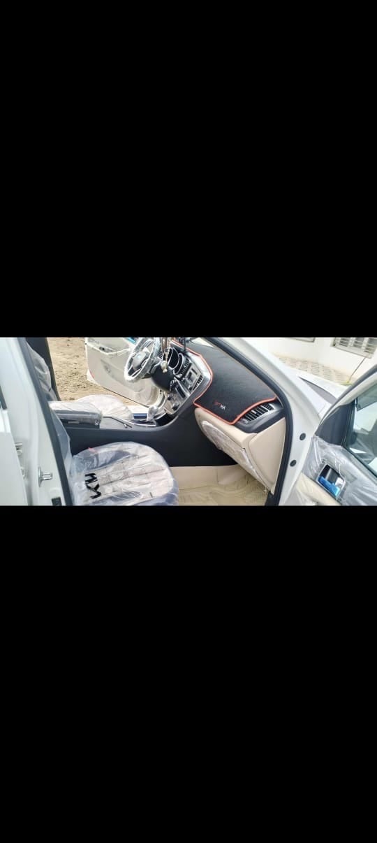 سيارة كيا أوبتيما بيضاء للبيع بحالة ممتازة. السيارة نظيفة جداً من الداخل والخارج ومناسبة جداً للعائلة. جميع الصيانات تمت بشكل دوري وأغلب وقتها كانت مغطاة. مناسبة للاستخدام اليومي. السعر مناسب والبيع بدون وسيط مباشرة من المالك. العنوان بابل 