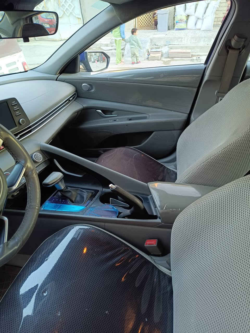 السلام عليكم سياره النتراء موديل 2021 رقم بغداد عدد المسافات 106ضرر البنيد مكينه كير على الفحص السعر 122 ورقه العنوان بغداد شارع الصحه الاتصال على الرقم *********** ابو قيس
