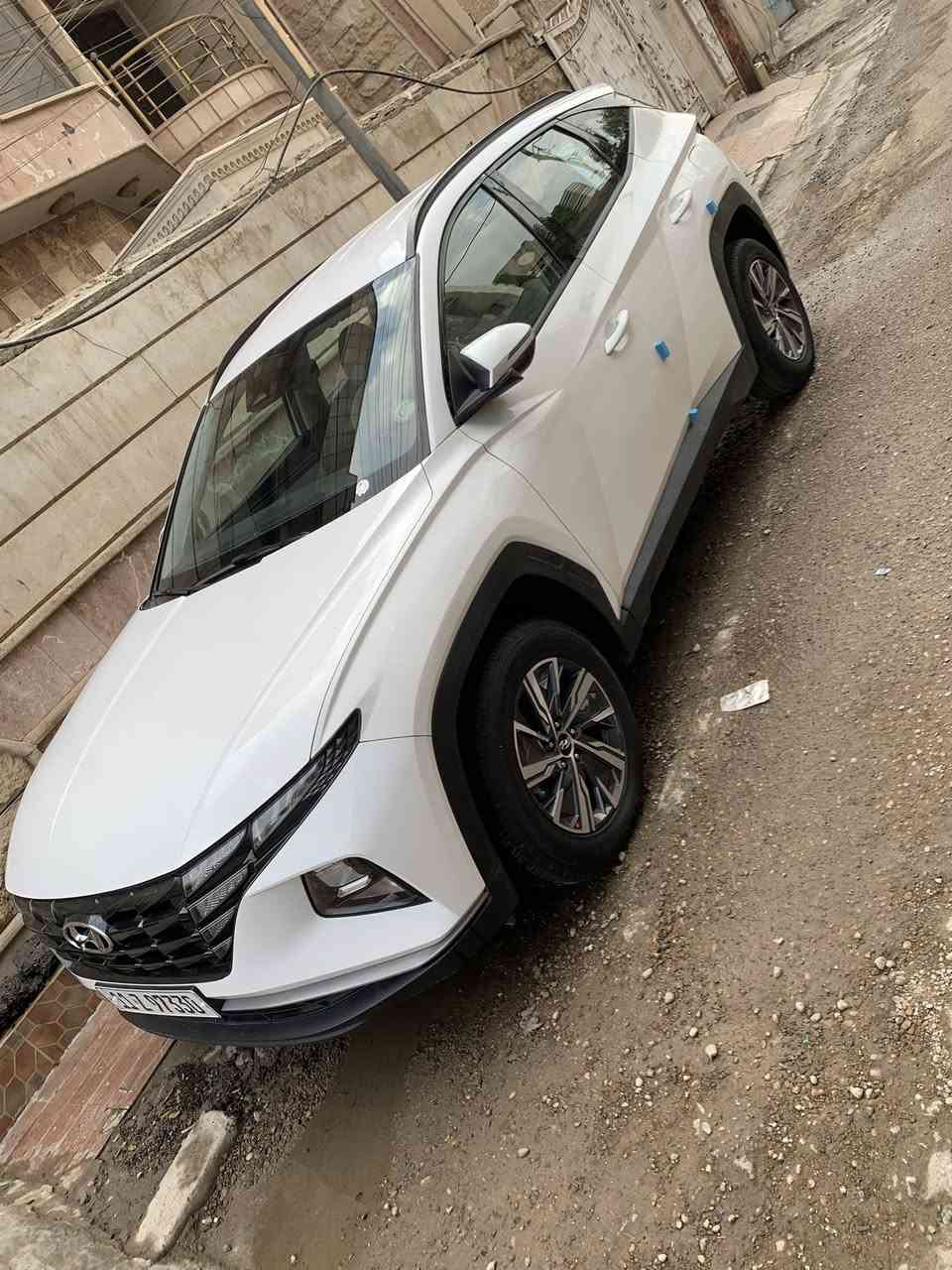 توسان هايبرد موديل2023فول عده الفتحه رادار  تحديد مسرب استيرن شفتات كراسي جلد السعر17900$رقم التليفون***********
