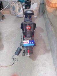 ماطور شحن حجم عشرين بطاريات اثنين جدد وثلاثة انضاف شغال مابي نقص سعره ...