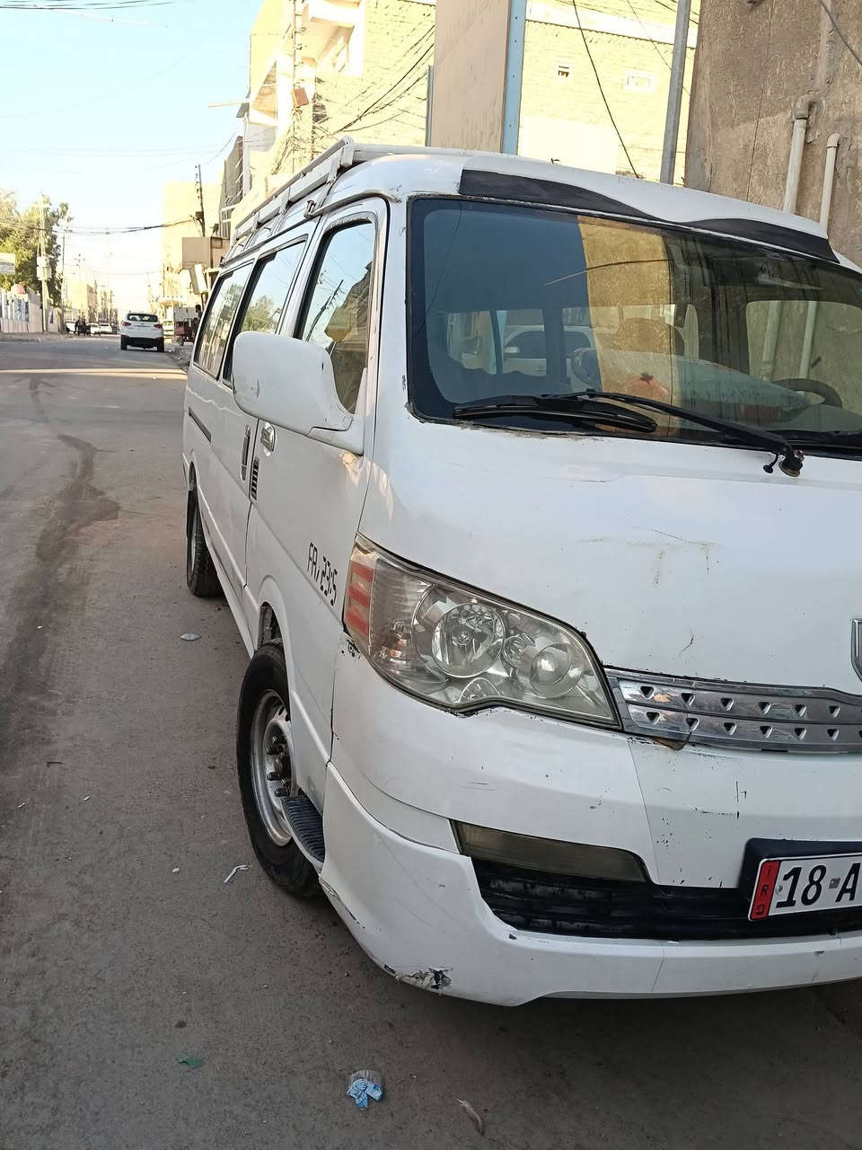 السلام عليكم جنبي 14 نظيف السياره بلاديه بها ضربه بباب السلايت مصلحها على البارد مكينه كير  رقم دولي السعر 75 ورقه بها مجال رقم التليفون مكان النجف ***********
