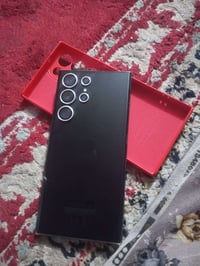 سامسونج S23 الترا • ٢٥٦ • شاشة مكسورة