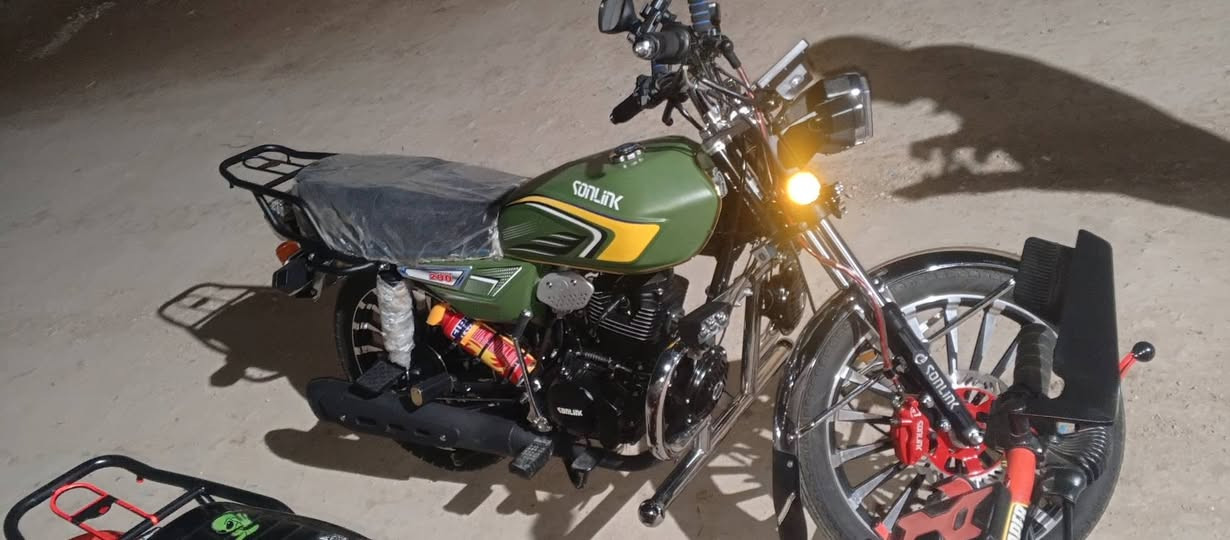 مكلف بلنشر دراجه مديل 25 محرك200 امزوده هورنات+بلاجكترات اخوان الدراجه ماشيه 700 كيلو دراجه  بعدها زيرو ع ايد صاحبها مملعوب بيها وتجي تشوف بعينك وهذا رقم صاحبها***********7
