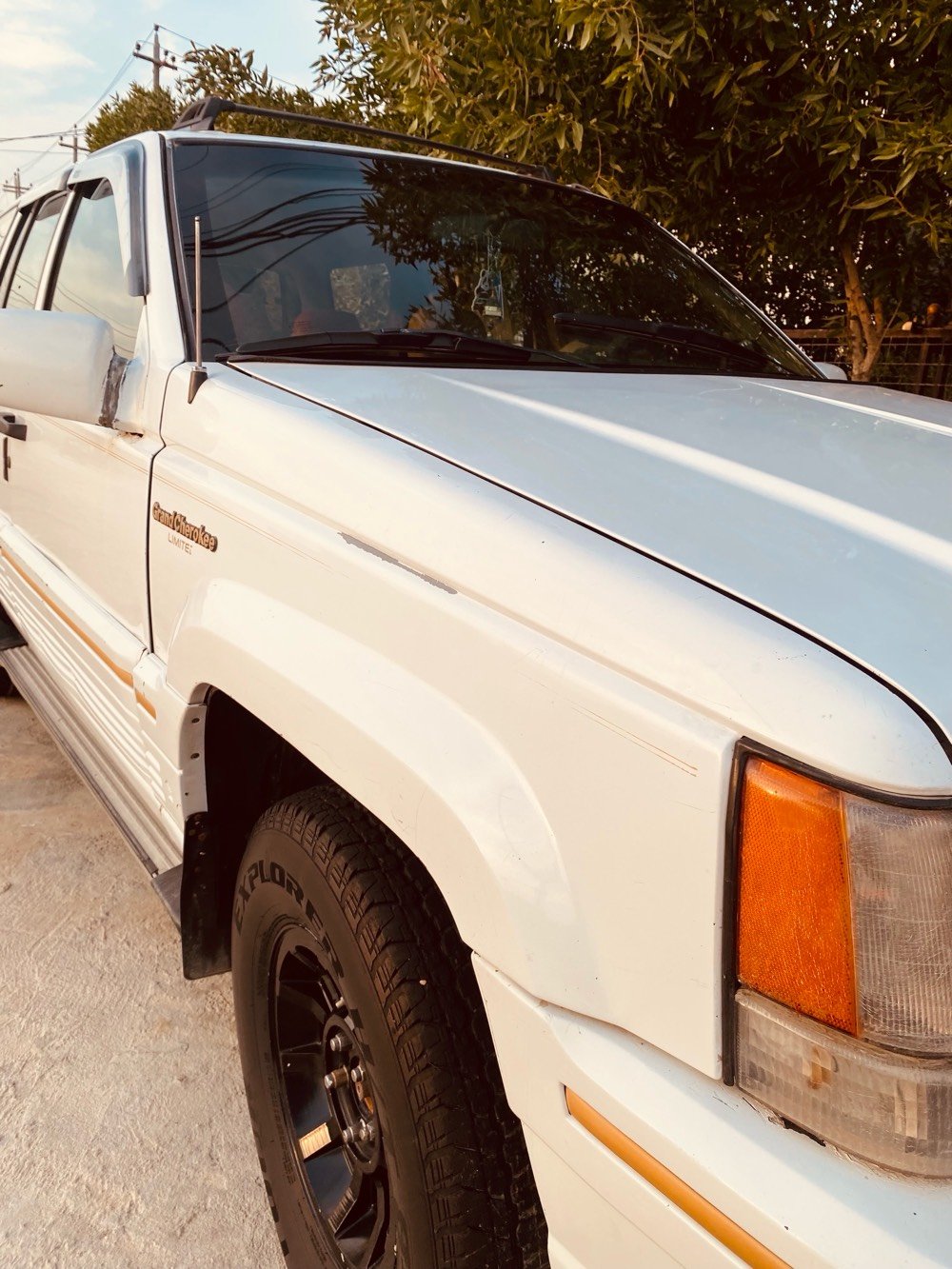 جيب شيروكي موديل 1995 السياره جاهزه من كلشي كير مكينه بطه 2500 السياره بأسمي ومشروع وطني مكاني بغداد ابو غريب *********** 