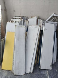 متوفرة رفوف وسطية مال سفينه للبيع مكان بغداد للاتصال استفسر واتساب  07...