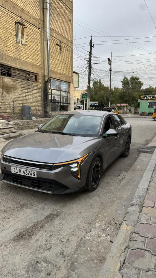 السلام عليكم 
كيا K4 للبيع 2025 
وارد امريكي حادثه  موجود بالصور
مواصفاته 
بصمه و وبصمه ابواب 
اناره ترحيب عند الاقتراب من السياره
تشغيل عن بعد
صندوق ذكي يفتح عند الاقتراب من السياره
رادار امامي وجانبي
لايت لد 
شاشه اصليه وكامرا اصليه
شاشه كاربلي
شاحن واير ليس
سايد بريك بصمه
تحكم مقود كامل 
وبعد المواصفات المعروفه بال K4
السعر 170 $ بيه مجال بصيط 
مكان السياره بغداد العبيدي
للاستفسار اكثر الاتصال 
***********
‭0770 736 2577‬
