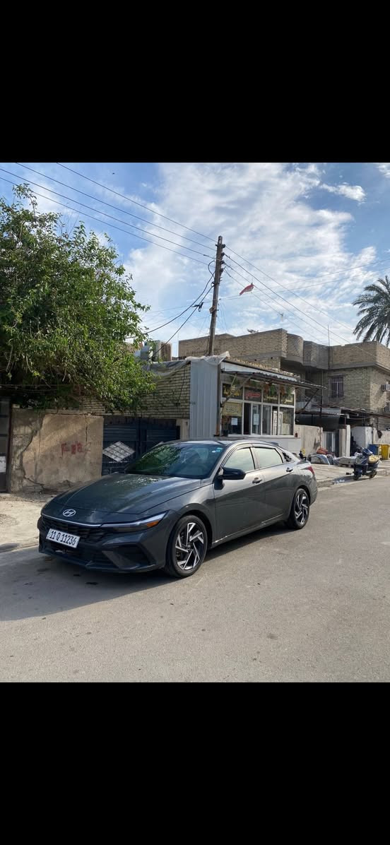 للبيع النترا مستعجل ع البيع والسعر مناسب ١٣٧ وبيها مجال بسيط موديل ٢٥ بصمه وتسغل عن بعد وسياره زيرو وبيها باب وجملغ بدل نفس الون وطرف البنيد الي من صفحه جملغ صبغ فقط مكفول الباقي ابيعلك ع سونار ‭٠٧٨١ ٢٩٣ ٣٢٨٤‬ مكاني بغداد حي العامل
