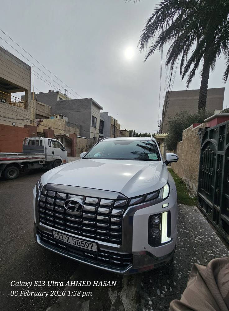 السلام عليكم 
HYUNDAI PALISADE CALLIGRAPHY 2023 
فول مواصفات 
مشاشية ٢٤ الف كيلو 
السياره باسمي مرقم بغداد 
المواصفات :-
شاشة عرض معلومات حجم كبير 
وشاشة عدادات الكترونية 
السياره دفع رباعي وبيها لوك اكسل خلفي 
اوضاع قياده (مريح وسمارت و ايكو و طرق زلقة و ورياضي )
كراسي VIP منفصل تبريد وتدفئه كافة المقاعد 
تبريد ثلاث قطع ٤ مناطق منفصله 
نظام تصوير الطائر 
كامرات 360 
نظام نزول منحدرات 
رادارات 360 توقف تلقائي واصطفاف تلقائي 
قياده ذاتيه وتحرك السياره عن بعد عن طريق البصمه 
فتحة سقف عدد ٢ 
كل الاضائة الي بالسياره نظام ليد ميتركس 
اطار حجم 20 
محرك 3.8 عزم وتسارع عملاق 🚀
ادامة كامله للمحرك وكافة اجزاء السياره  
استخدام زيوت راينول  من وكاله رسمية .
داخل السياره لون اسود وخشب اسود مخطط بخطوط سلفر ونيكل والمقاعد من جلو النابه والسقف كنتاره . 
حادث السياره فقط باب الراكب والباب الي وراه بجم وصندوك برغي ما مفتوح بيهم 
سعر السياره 330.
*********** عمارة, ميسان
