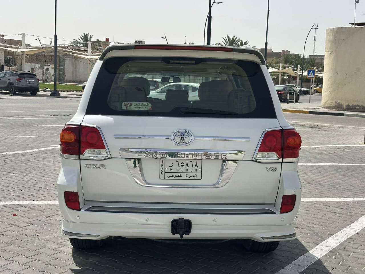 السلام عليكم سياره لاندكروز 2014 8 سلندر مكفوله ماشيه 149 الف كيلو السياره جديده GXR 4700cc بريم للاستفسار ***********
