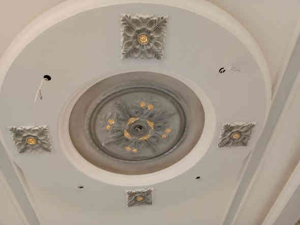 سلام عليكم يونس للديكورات جبسن بورد نقش مغربي صبغ وتعتيق صبغ داخلي وخارجي عزل ايبوكسي شغل درجه أولى قطعي  وعلمتره ***********  وها صور من شغلي
