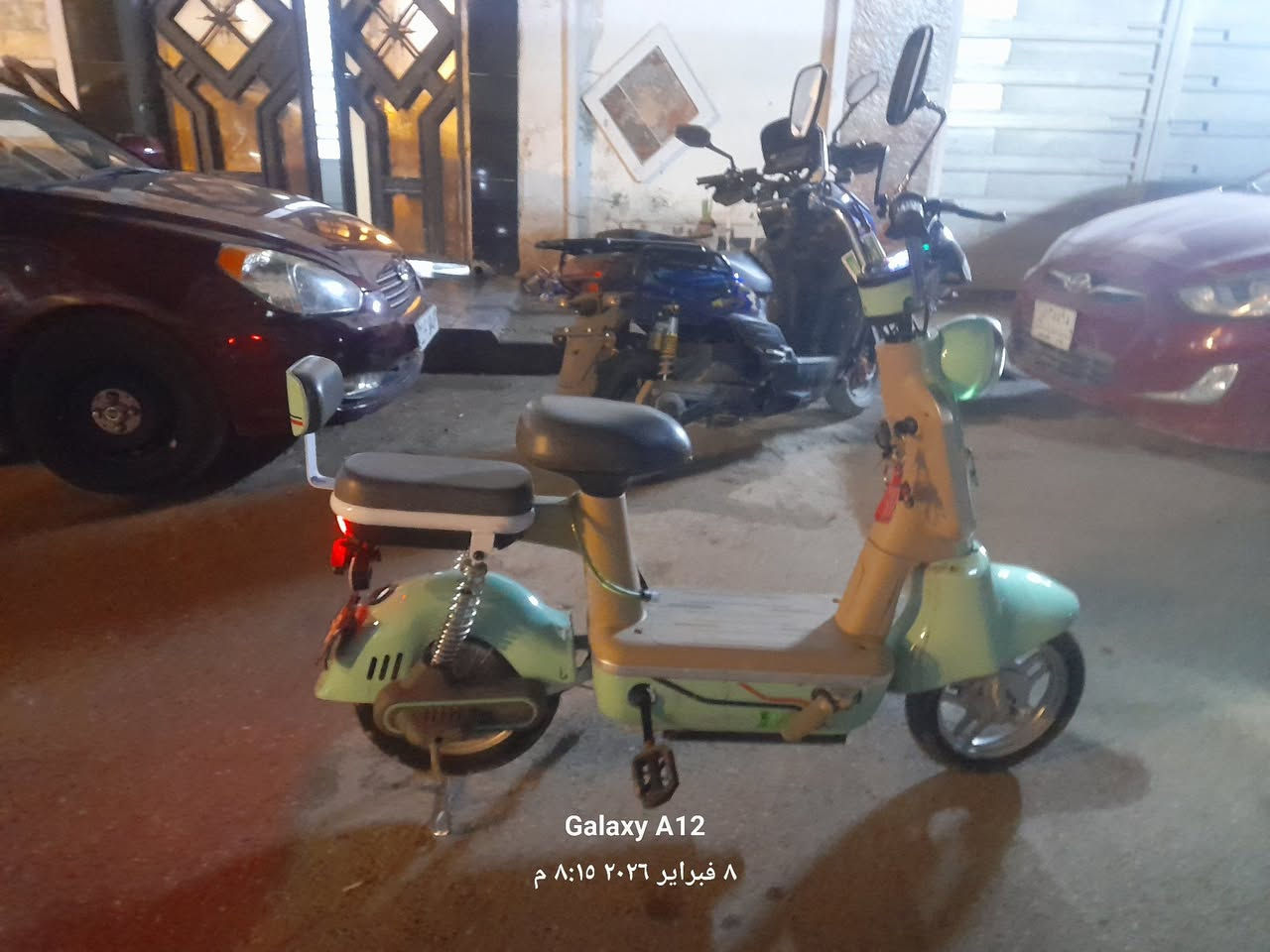 السلام عليكم دراجه شحن حجم 14 فول مواصفات 
1- بطاريات عدد4 (جدد)
2- سيوجات2
3-ملفه 800واط
4- سرعته الحقيقيه 65
5- تمشيك 30الى35 كيلو متر
6- لايت عالي ناصي اشاير يمنه يسره
7- بايدر 
بيه فقط جاملغ الامامي بي فطر ايراد تبديل عاملت عليه ب10 بل الصدريه الدراجه صار شهرين من أخذته من الشركه مستعمله قليل وبيه ضمان سنه من الشركه شحنه ايطول ساعتين بزايد مكاني بغداد السعر 225وبيه مجال دراجه جديد حيل ونضيفه الاتصال***********
