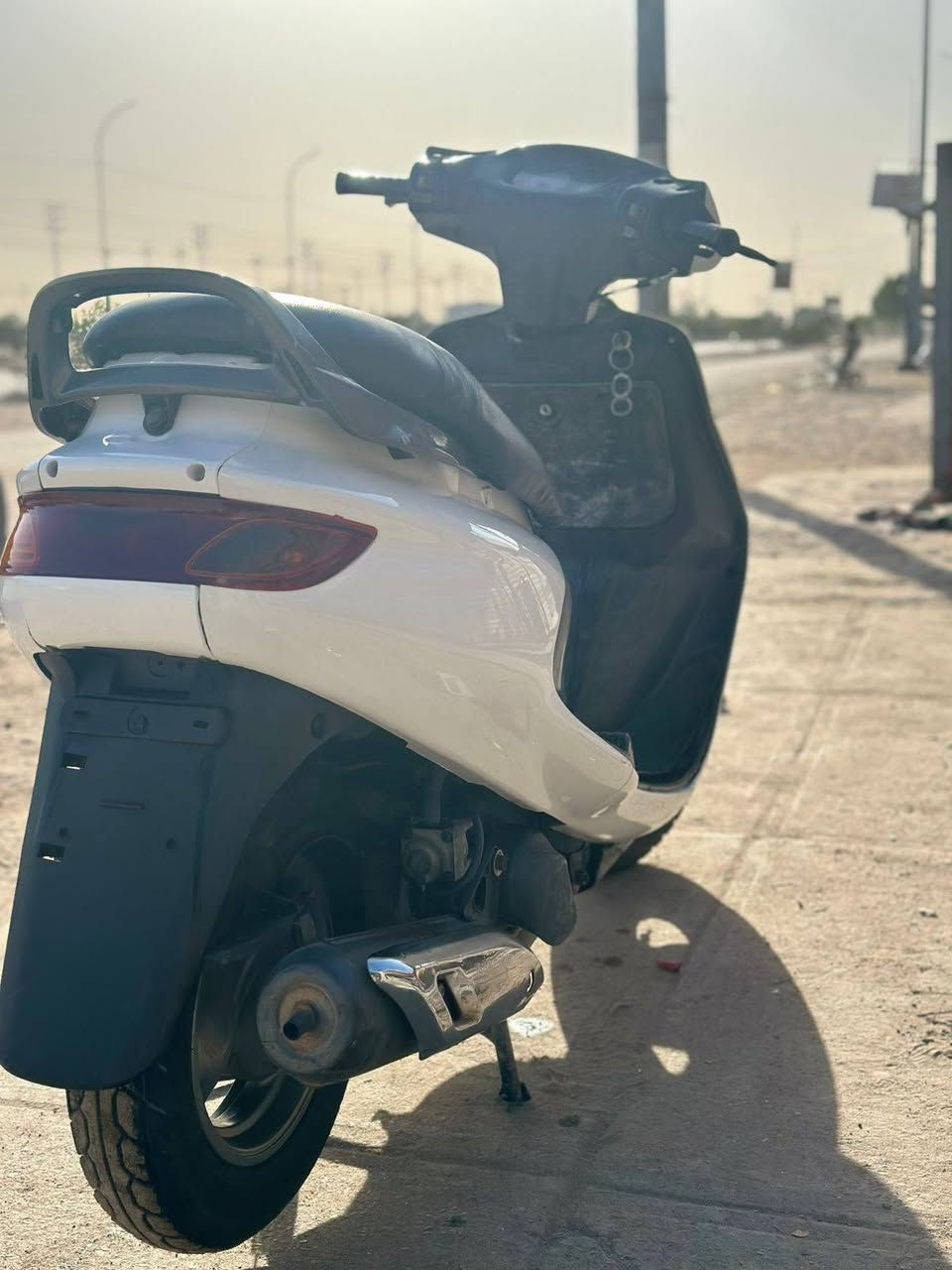 فراشه نضافه فول كلشي شغال بل دراجه 
دراجه مكينه ما محطوط عليه صبانه 
سعر الدراجه 650 قفل كلش 
الن الدراجه متعوب عليه ومعتنين بيه 
***********
