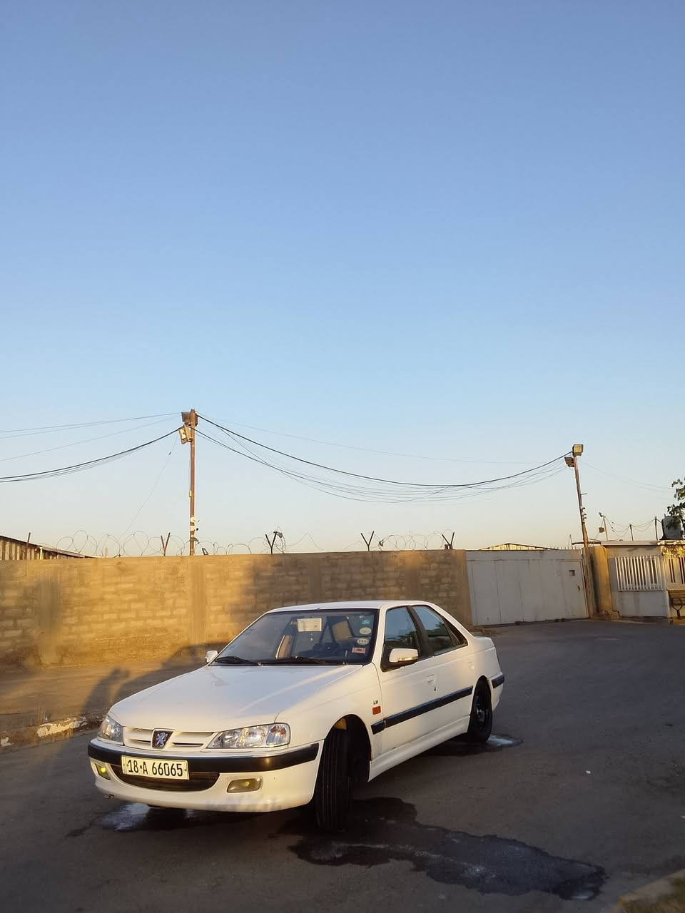 سلام عليكم بيجو بأرض موديل 2015بيهة بس الكصة مال بنيد معمرة وجاملغ خلفي السيارة صدر تبريد كير مكينة دواخل تخم تاير تخم ويالة خير من اللة السيارة السعر 38 وبيعة مجال مكاني بغداد البياع رقمي ***********
