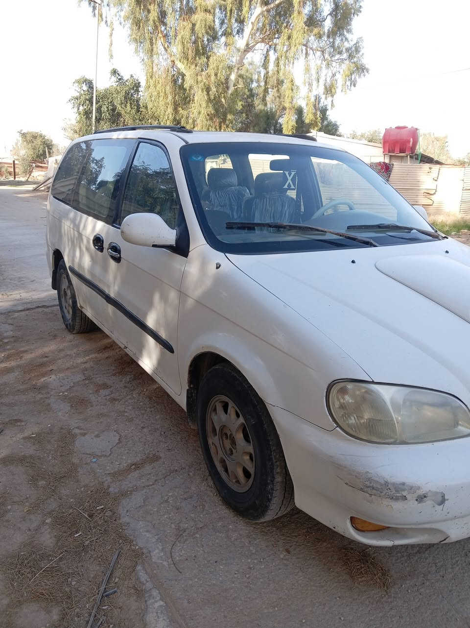 للبيع كرنفال موديل 2000 سنويه لل 30 مكينه كير شرط مسكر جاهزه ماعيزه شي مراوس او بيع السعر 55 تواصل ***********واتساب
