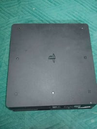 بلايستيشن 4 • ذاكرة ٥٠٠ جيجا • بدون جوستيك