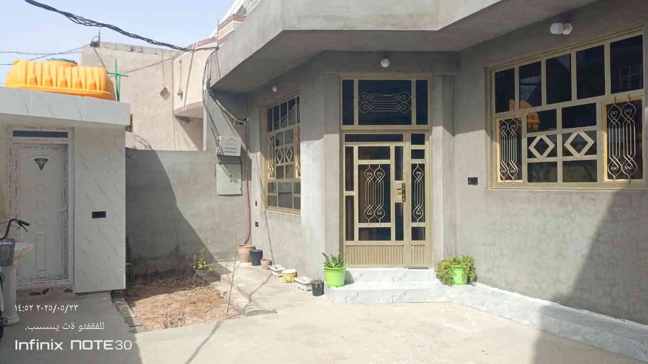 السلام عليكم دار البيع مساحته 200متر يتكون من غرفتين نوم وصاله ومطبخ واستقبال في بهرز حي القادسية قرب أسواق سنبله
***********
