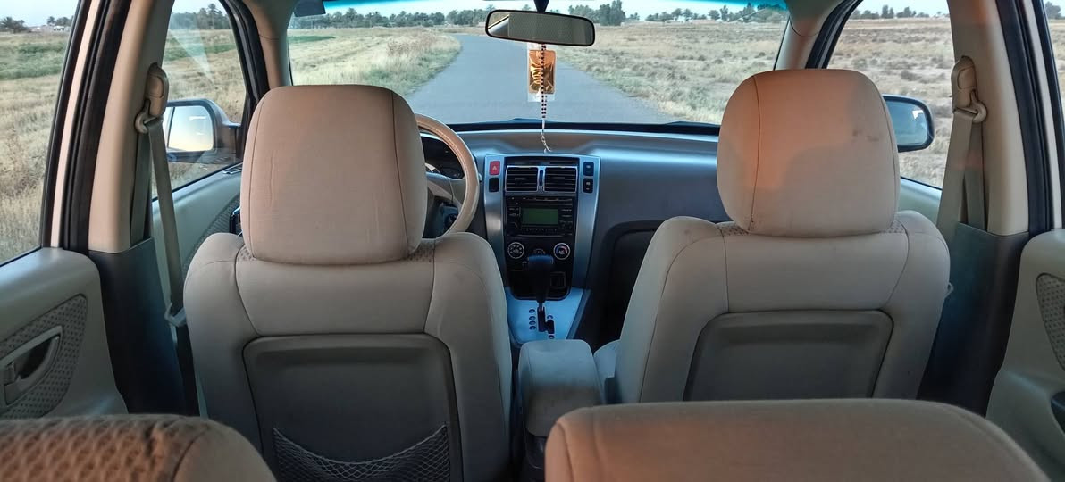سلام عليكم سيارا توسان مديل 10 سنويه 30 هزه جديد صبغ قطعه واحده السونار داخل الصور خليجي رقم بغداد انكليزي كير او محراك مكفول تدفيه تبريد ثلج محراك 2000 تخم تاير باتري جديد صدر خلفي امامي 100 بل100 العنوان ديالئ المقداديه ناحية الوجهيه *********** السعر 110اوبيه مجال

