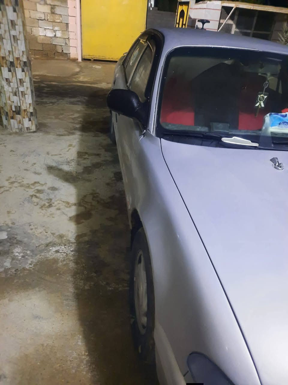 سوناتا 2/ 93 للبيع گير ومكينه مكفوله وصدر خلفي وامامي نضيف گير عادي ومحرك 2000 جديد حاويه قبل شهر شاده سنويه نهاية 27رقم . ديالى السعر46 بيها مجال قليل المكان ديالى الخالص. هـ  ***********
