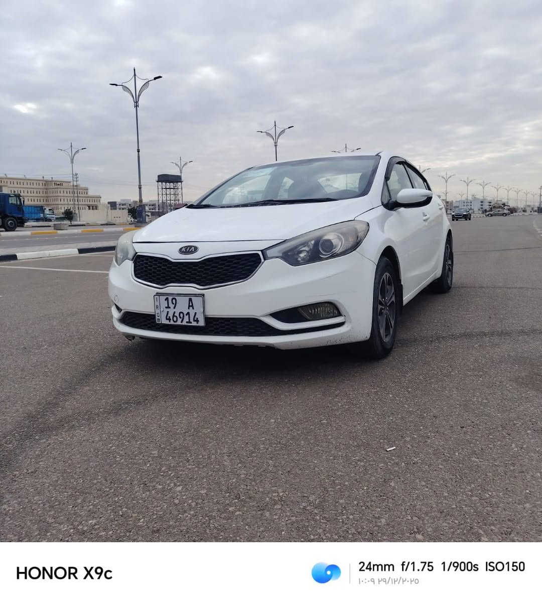 كيا سيراتو موديل 2014مكينه 2000  دوش رقم كربلاء بأسمي السياره حلوه ونظيفه والصبغ كما موضح بلسونار فقط لا غير جاهزه من كلشي
السعر 118 وبيه مجال بسيط جدا مكاني كربلاء 
الاستفسار ***********
