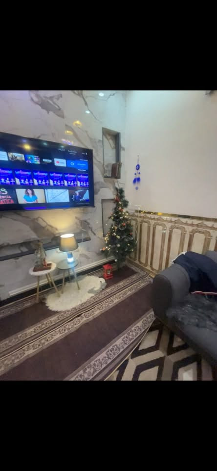 قطعه /100 متر للبيع
🏗️تتكون من طابق واحد 

🔺بناء حديث وجاهز للسكن 

📍العنوان بغداد /حي أور /ام الكبر والغزلان ثالثه منطقه ابو درع  

♦️السعر 93 مليون وقابل للتفاوض 

📞للاستفسار اكثر/***********
