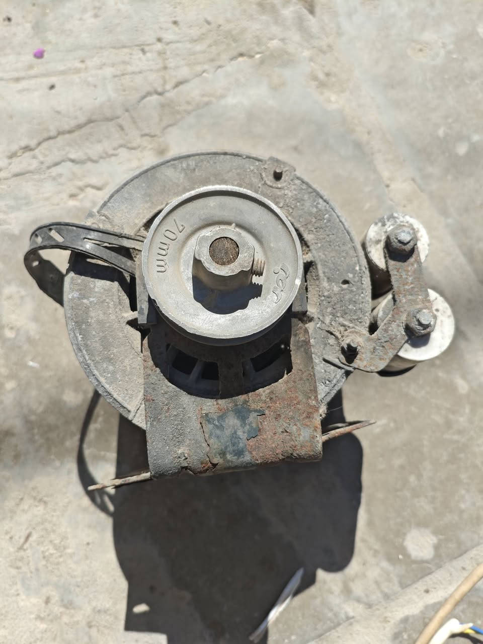 للبيع ماطور مبرده اصلي مال تفصيخ سرعتين شغال عل فحص 25الف ***********
