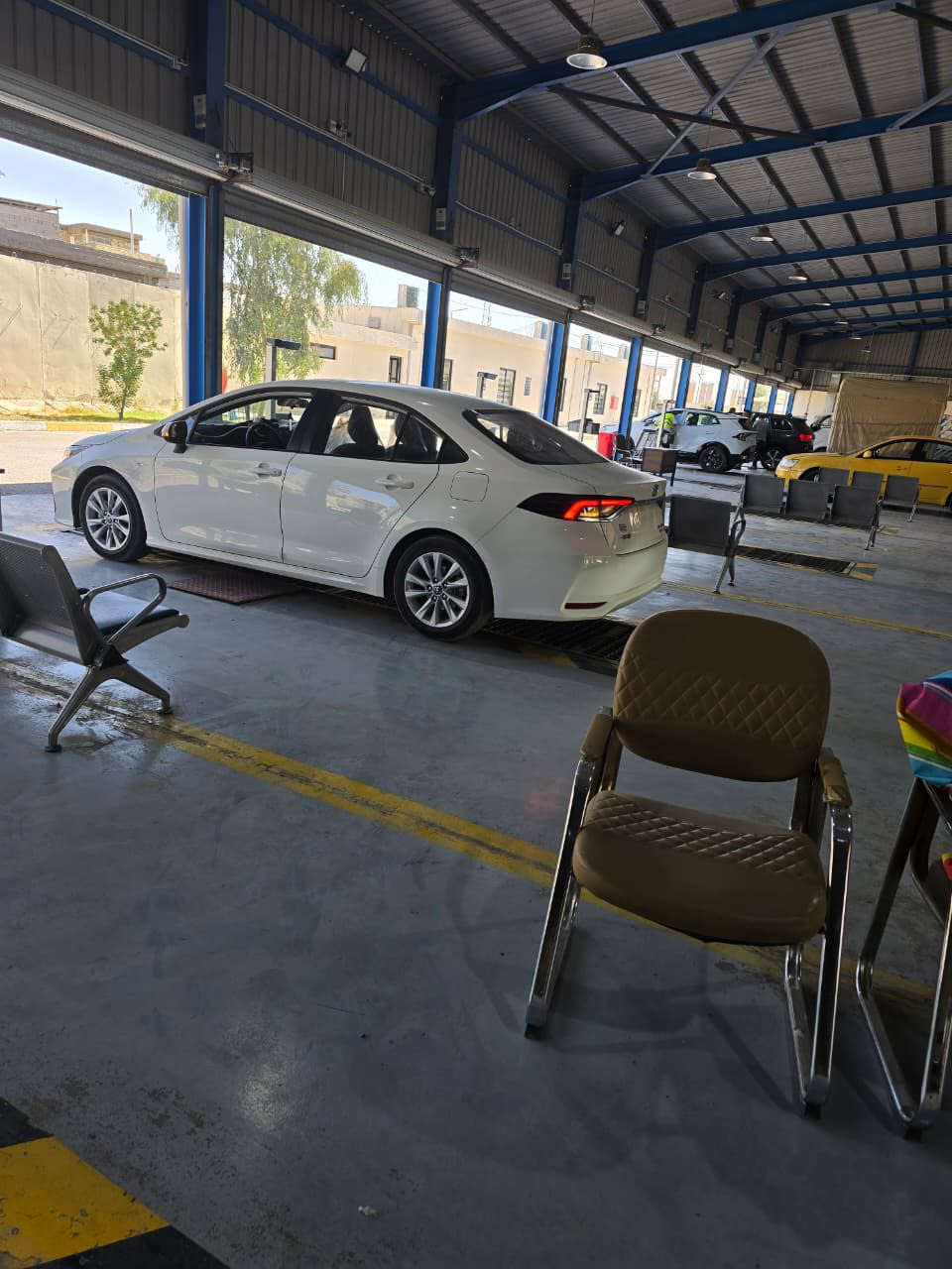 السلام عليكم كورولا موديل 2025 هايبرد للبيع  فول مواصفات مكفولة كفالة عامة ماشية 20 الف 
بصمة + فتحة + رادار + توقف ذاتي +تحكمات ستيرن+تبريد قطعتين +نضام اوتو هولد + سايد بريك كهرباء + داخل جلد  
 ويل كب
السيارة مكانها كربلاء
السيارة مكفولة من الضربة والطخة بيها تكحيلتين فقط باقي السيارة مكفولة كفالة عامة سعر ١٥٨ 
***********
