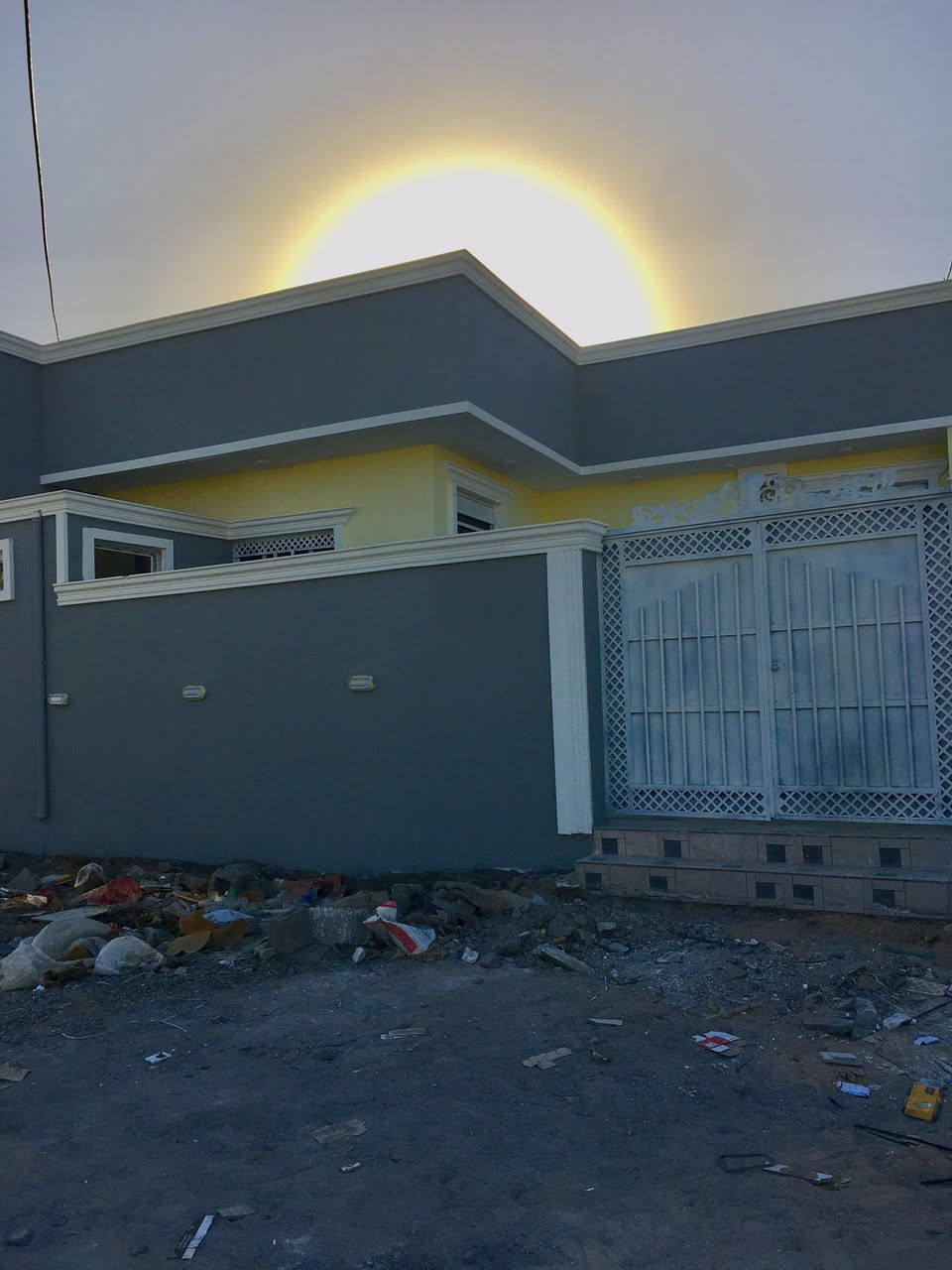 السلام عليكم منازل عدد 2 مساحه كل واحد 200
زراعي وصل طابو مكانهن ناصريه منطقه سبل ثانيه 
كل منزل يحتوي على 

غرفتين /صاله/ مطبخ حار وبارد/ صحيات داخليه وخارجيه / واستقبال / كراج سياره 

رباط كونكريت وبناء بلوك وسقف صب كونكريت 
وسطح اشتايكر

ملحقات /تانكي ماي 1000 لتر/ ماطور جحم وسط وكيزر وخلاطات ومغسله جاهز ع اخر حبايه تسكن كبل 
يوجد ماي / كهرباء / امبير /مدرسه / جيران منطقه متكامله 
السعر ع خاص او تصال 

***********/ ***********
