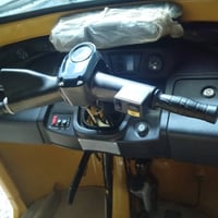 للبيع طالعه من الشركه 20023سعر 7وربع بيهه مجال 07744242088