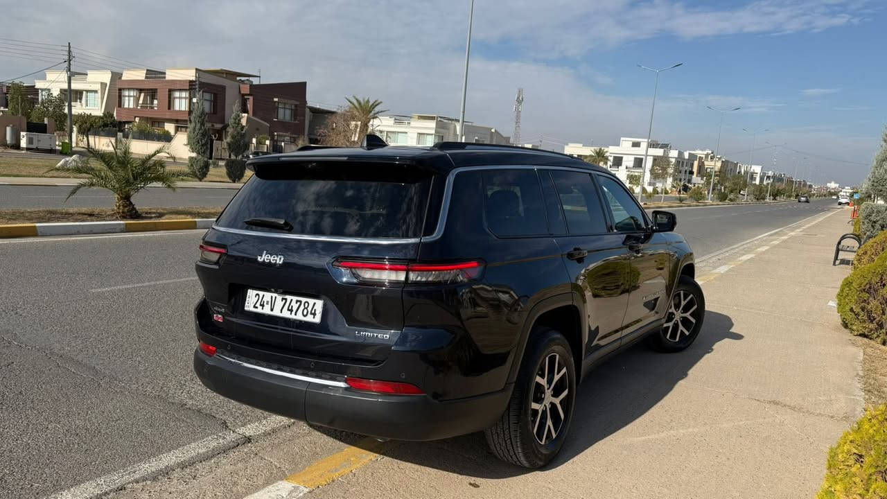 للبيع او مراوس جيب كراند شيروكي لمتد بلاص2023
سنوية باسمي لغاية2030 

هزة جديدة

ضررها جاملغ امامي جهة السايق فقط بدون دواخل شرط السونار السياره جاهزه وبدون اي نقص 

6راكب vipكشن منفصل

الموديل : 2023.(وارد أمريكي)

 

المحرك : V6.  3.6L . 

العداد :20الف ميل حقيقي

الرقم : دهوك

المواصفات:

* دفع رباعي 4x4. 

* ⁠4انضمة قيادة  

* رادار امامي مع مانع تصادم. 

* تحذير الخروج عن المسار . 

* تحذير النقطة عمياء ⚠ .

* نظام تحذير عند التقاطعات.  

* نظام تقليل الضجيج داخل المقصورة. 

* إنارة محيطية. 

* شاحن موبايل وايرلس. 

* تعديل وضعيات مقود السائق كهربائيا. 

* مرايا تعتيم + شاشة

* نظام الصوت من الپاين 10 سماعة. 

* ويل قياس 20 انج.

* سقف بانوراما.   

* شاشه كبيرة 10.1 انج . 

* نظام الخرائط (GPS).

* لوحة القيادة بقياس 12 أنچ. 

* كير شفتر بالستيرن. 

* كاميرا محيطية 360 درجة. 

* 4 كاميرات خارجية مع بخاخات ماء للتنظيف. 

* ⁠4كامرات داخلية 

* كاميرا للمرأة الداخلية. 

* المصابيح الأمامية LED.

* كشافات الضباب LED. 

* دخول ذكي. 

* بصمة على 5 ابواب للدخول الذكي. 

* تشغيل عن بعد.

* الصندوق الخلفي كهربائي.

* فرش المقصورة الداخلية من الجلد الفاخر.

* ذاكرة لحفظ وضعيات الجلوس للسائق. 

* المقاعد الأمامية كهربائية.

* المقاعد الأمامية تبريد وتدفئة.

* المقاعد الخفية تدفئة.

* ستائر للشبابيك الخلفية.

* حساسات امامية. 

* حساسات خلفية. 

* مكيف خلفي مع وحدة تحكم منفصلة. 

* تدفئة ستيرن. 

* مانع تصادم خلفي.

* بلوتوث تلفون. 

* محدد سرعة. 

* نظام التشغيل والاطفاء الاوتوماتيكي ( Auto Start System ).

للاستفسار /***********
***********
