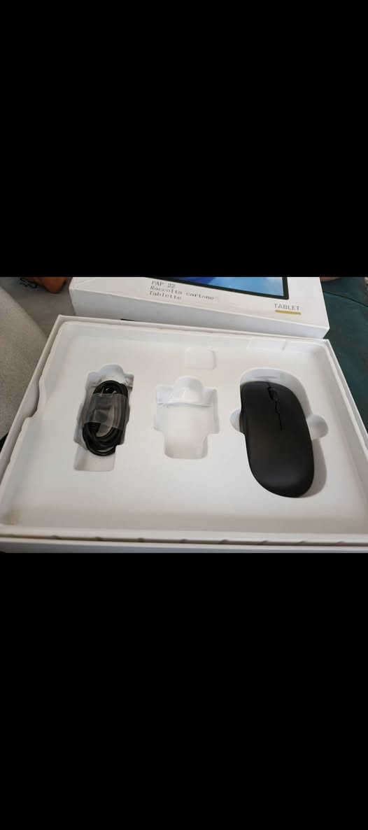 للبيع ايباد ذاكره 128 مع ملحقاته سعر 125وبي مجال خواته 250الف بسوك***********
