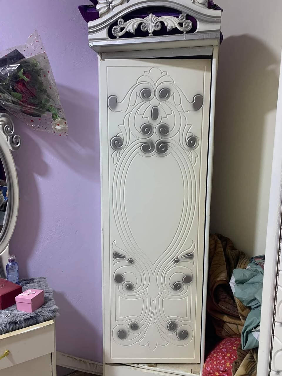 السلام عليكم غرفه اخشاب للبيع وشراء يتصل.
***********
