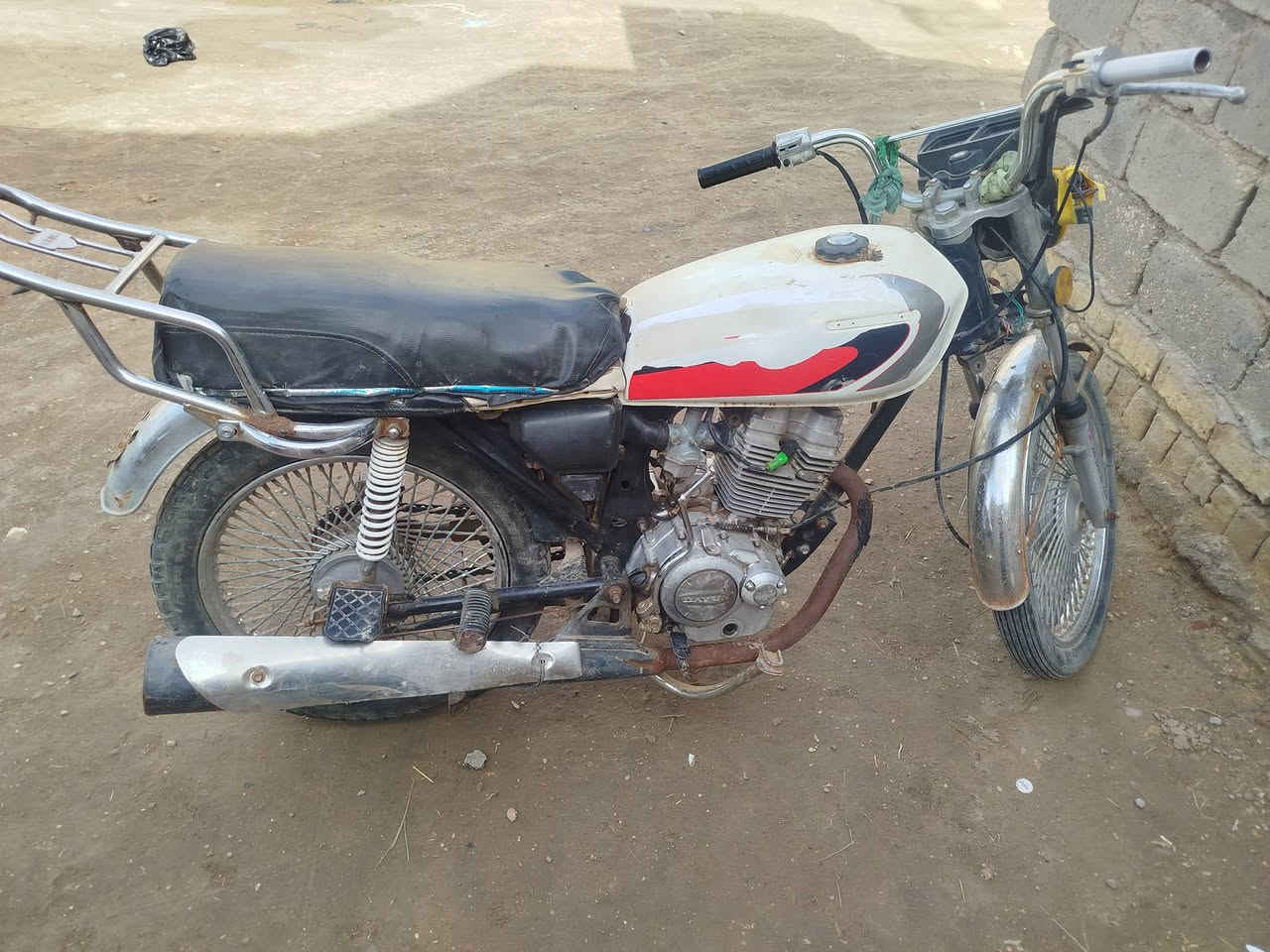 سلام عليكم دراجه تايكر موديل 2020 لبيع محرك دايون عضم بس محرك بي وشه قايله درجه هندر تشتغل 
مكان قاسم جربوعيه خاص او رقم ***********
سعر 200وبي مجال قليل
