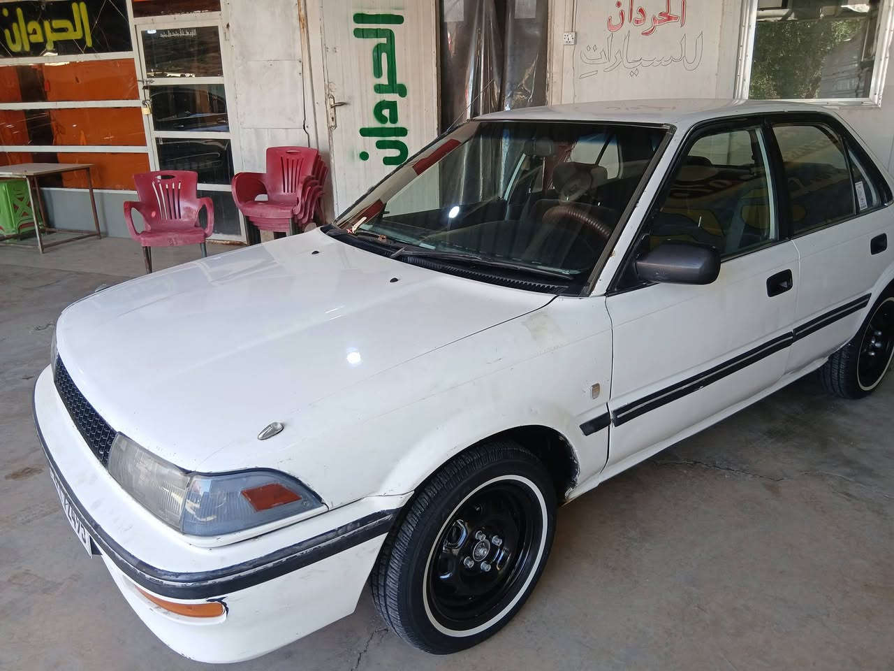 السلام عليكم للبيع كورلا موديل ١٩٩٠ محوره رقم بغداد دولي بسمي سويه لغايت ٢٠٣٠ مشروع وطني مكينه كير حداديه تخم تاير خير من الله كير اوتماتمك مكفوله من ضربه بيها مكانات صبغ فقط السعر ٤٠ وبيها مجال قليل العنوان كربلاء الحسينيه هاتف ***********
