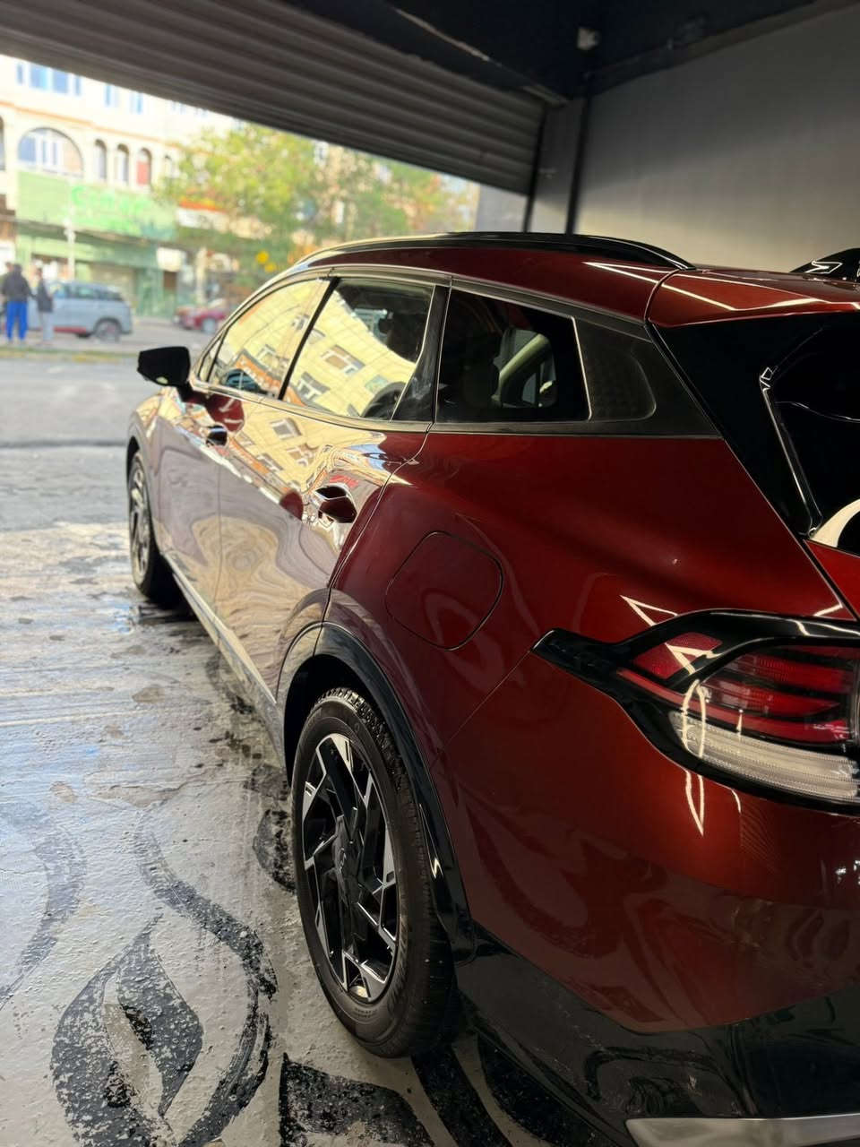 السلام عليكم سبورتج برستيج 5كامرات
فول مواصفات للخير 
جاملغ مبدل وصبغ نص البنيد
موديل 2023
ماشية 40الف ميل  
السعر 225
للاستفسار الاتصال على ***********
