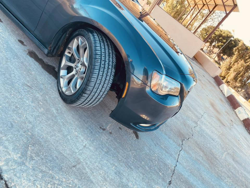 السلام عليكم اوباما 2015
فورويل فول بدون بانوراما
شفتات استيرن كشنات تدفئة سستم صوت b
سيارة بيها 5 قطع صبغ 
جاهزه من كلشي 
بسمي رقم دهوك طخم تاير وويل عشرين جديد
كير محرك شرط .. السعر 175 وبيها مجال بيع ومراوس حسب القناعه
***********
***********
