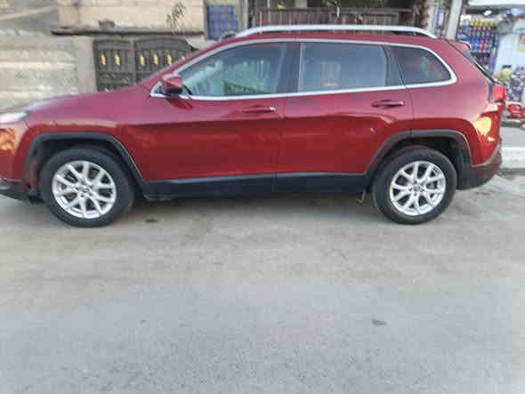 السلام عليكم إخوان جيب شيروكي للبيع موديل 16 بيها قطعتين صبغ بدون دواخل سيارة حلوة ونظيفه محرك ٢٤٠٠ رقم بغداد مواصفات الشيروكي المعروفه السعر ١٢٠ وبي مجال  ***********
