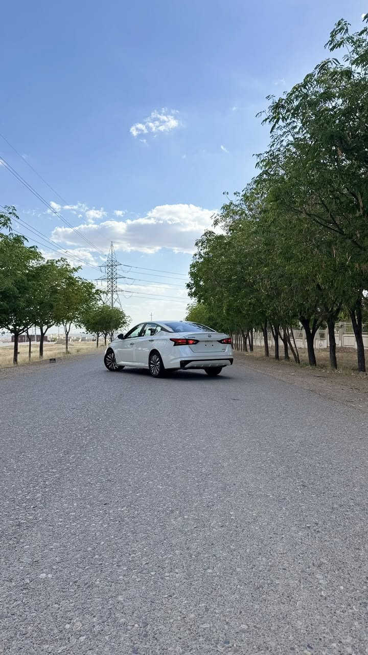 Nissan Altima SV 2025
.
ماشية 22 الف مایل 
.
سيارة بس بنيد صبغ و بي شوية بارد ، سونار موجود، رقم شاصي:
1N4BL4DV6SN302353
.
سعر ١٥٧ 💥ورقة و بي مجال بسيط .
.
مکان کلار
.
***********
