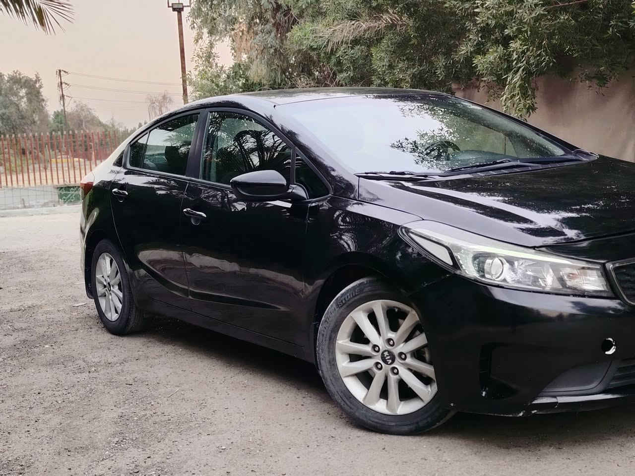 سلام عليكم كيا فورتي 2017 وارد أمريكي مكفوله من الصبغ وال تبديل ومكفول ايرباك وايضن شواصي ماشيه 76الف مواصفات تحكم استرين جهتين مود درايف شاشه محرك 2000 كامره خلفيه سياره جاهزه من جميع النواحي سياره باسمي تحويل ثاني يوم موقع سياره بغداد رقم تلفون *********** السعر ١٢٠ وبيه مجال شي قليل
