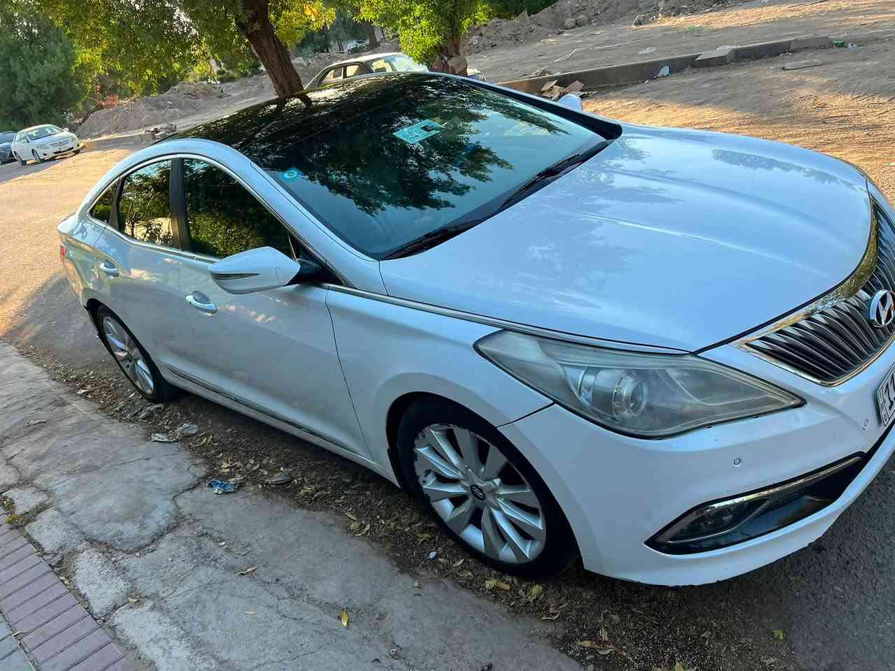 ازيرا موديل 13ماشيه 120
محرك 3000فول مواصفات محرك كير جيد بصمه بانوراما كامره السعر115$وبيها مجال العنوان بغداد الدورة***********
